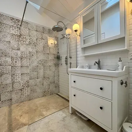 Chai Renove Avec Studio, Jardin Et Terrasse, Proche Plage Et Commerces, La Bree-les-bains. - Fr-1-246a-284 Feriehus La Brée-les-Bains