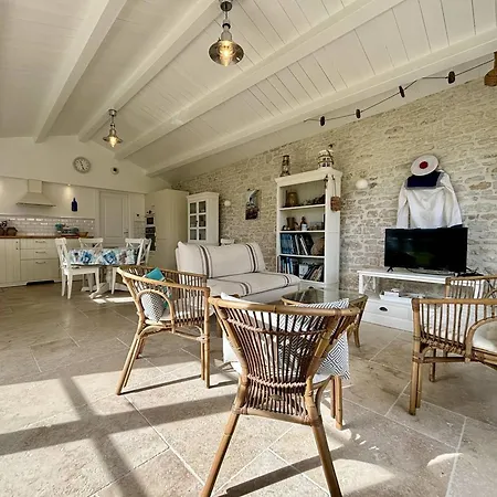 Chai Renove Avec Studio, Jardin Et Terrasse, Proche Plage Et Commerces, La Bree-les-bains. - Fr-1-246a-284 La Brée-les-Bains