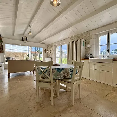 Chai Renove Avec Studio, Jardin Et Terrasse, Proche Plage Et Commerces, La Bree-les-bains. - Fr-1-246a-284 Feriehus