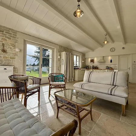 Feriehus Chai Renove Avec Studio, Jardin Et Terrasse, Proche Plage Et Commerces, La Bree-les-bains. - Fr-1-246a-284
