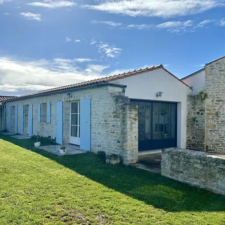 Chai Renove Avec Studio, Jardin Et Terrasse, Proche Plage Et Commerces, La Bree-les-bains. - Fr-1-246a-284 Feriehus